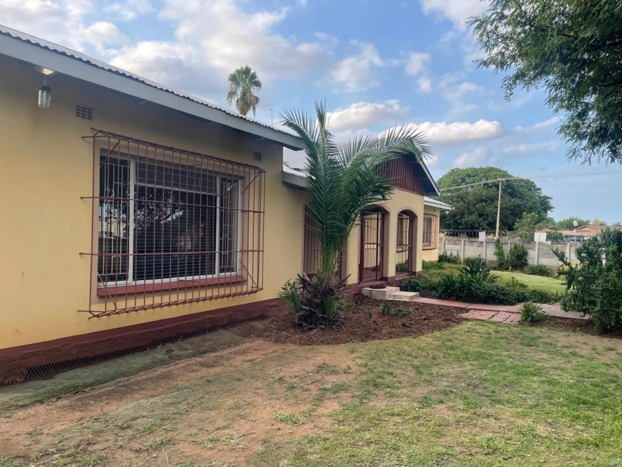 3 Bedroom Property for Sale in Oos Einde North West